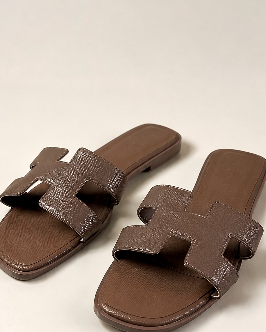 MADAME H-Slides — Donkerbruin